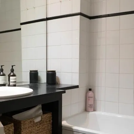 Splendid Stylish Apt With A Stamp At Les Halles